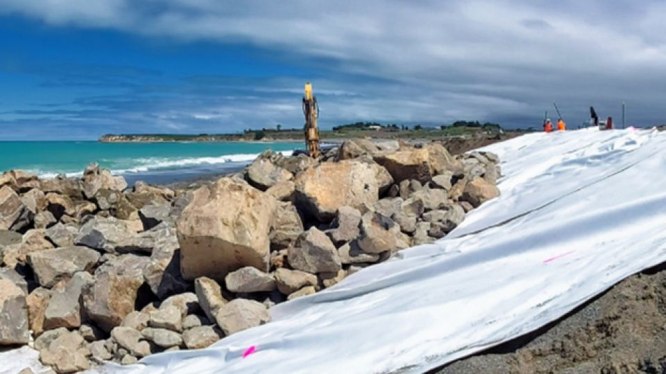 GACAD_enhancing-filtration-design-earthwork-construction-using-geotextiles_1230x350px