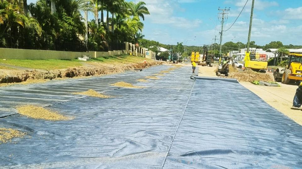 moisture-control-geotextile-reinforces-queen-street-pavement