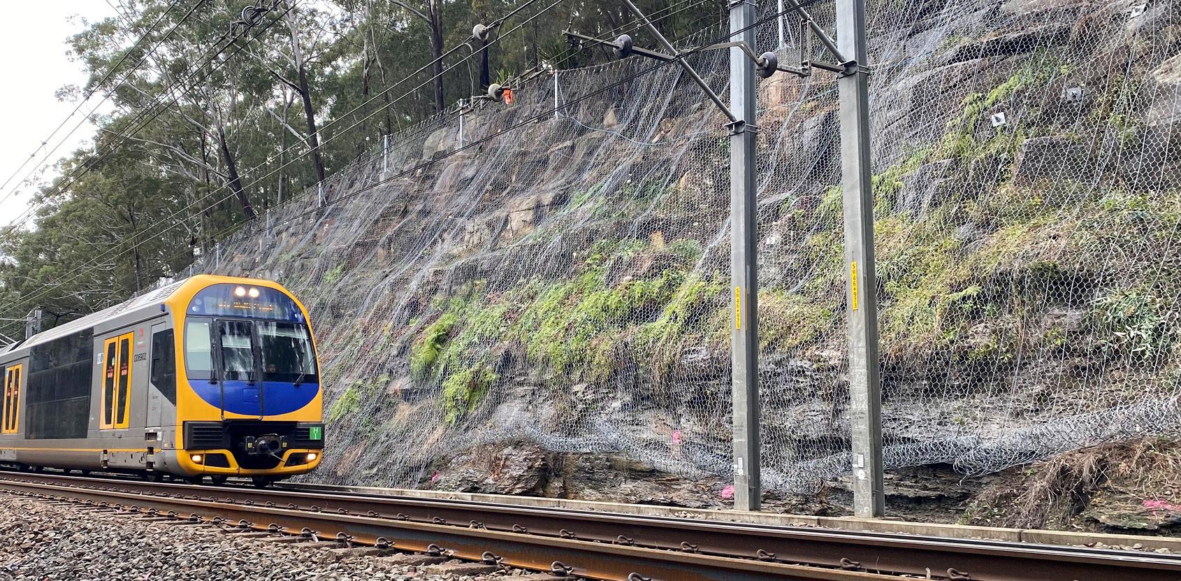 helensburgh-cutting-hybrid-rockfall-barrier-case study-img1