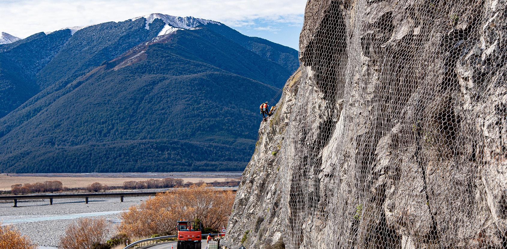 waimak-bluffs-rockfall-mitigation-case-study-aug23-img1