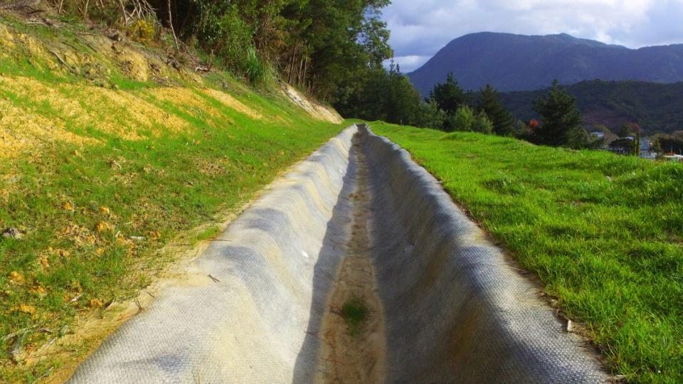 concrete-canvas-enhances-drainage-efficiency-and-stability-at-waikawa-bay-case-study-1690X831