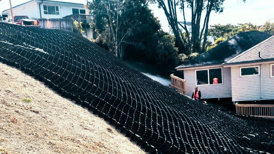 geoweb-enables-fast-response-to-beach-haven-landslip-risk-case-study-1690X831px